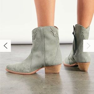 Free People New Frontier Western Boots Light Blue Suede Size 39/9